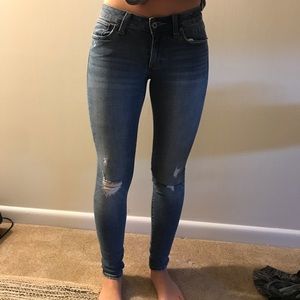 LUCKY BRAND SKINNY JEANS